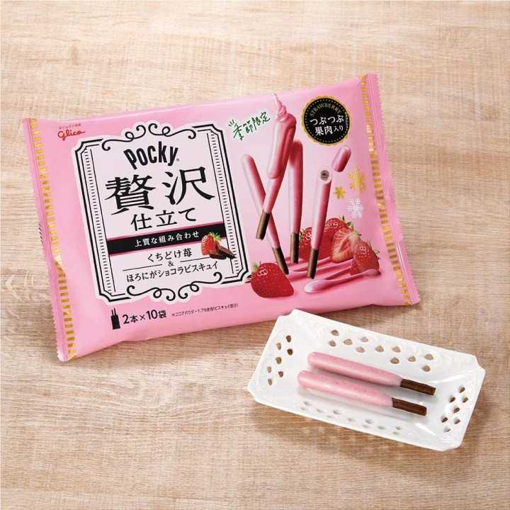 GLICO - Pocky Deluxe à la Fraise | Cookingsan.com